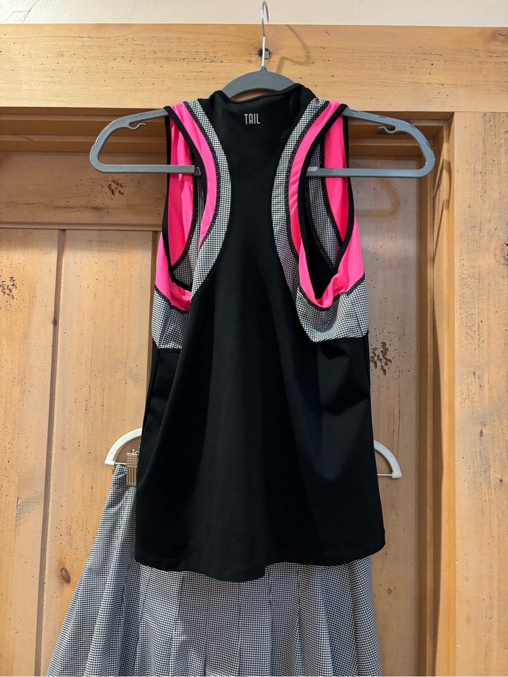 Tail women’s tennis skort and top medium - Picture 6 of 9